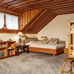 Lush And Spacious With Indoor Pool And Wellness - Seven Bedroom Bad Kleinkirchheim