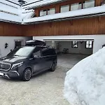 Lush And Spacious With Indoor Pool And Wellness - Seven Bedroom Villa Bad Kleinkirchheim