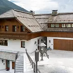 Lush And Spacious With Indoor Pool And Wellness - Seven Bedroom Villa Bad Kleinkirchheim