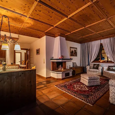 Lush And Spacious With Indoor Pool And Wellness - Seven Bedroom Bad Kleinkirchheim