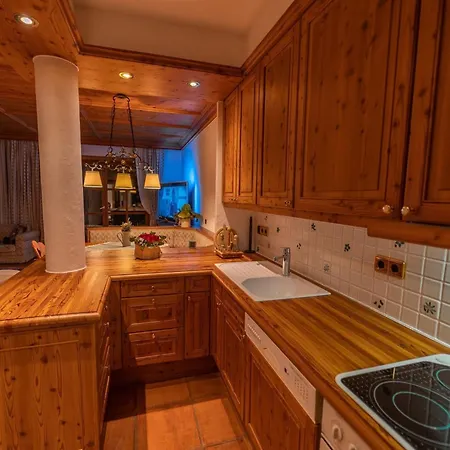 Lush And Spacious With Indoor Pool And Wellness - Seven Bedroom