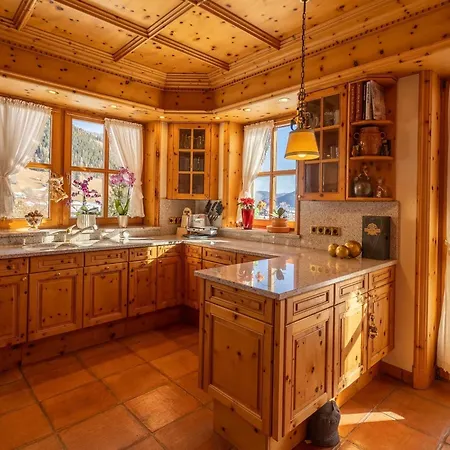 Lush And Spacious With Indoor Pool And Wellness - Seven Bedroom * Bad Kleinkirchheim