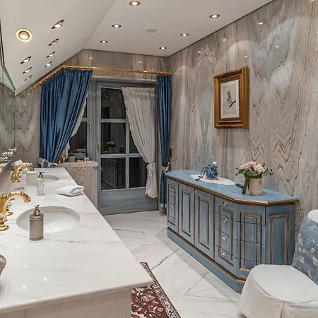 Lush And Spacious With Indoor Pool And Wellness - Seven Bedroom Villa