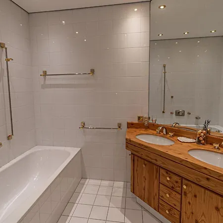 Lush And Spacious With Indoor Pool And Wellness - Seven Bedroom Villa Bad Kleinkirchheim