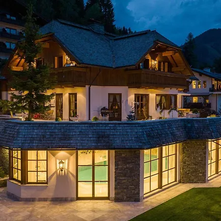 Lush And Spacious With Indoor Pool And Wellness - Seven Bedroom