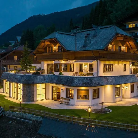 Lush And Spacious With Indoor Pool And Wellness - Seven Bedroom * Bad Kleinkirchheim