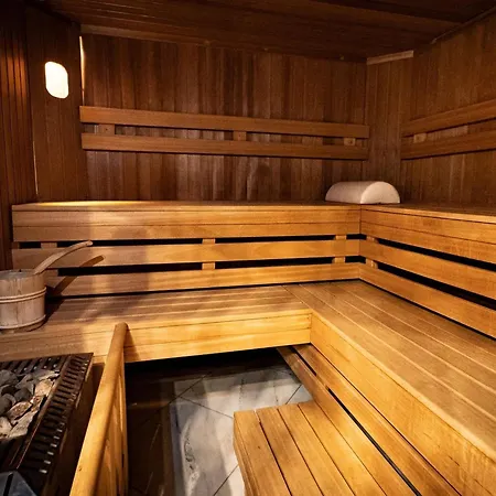 Villa Lush And Spacious With Indoor Pool And Wellness - Seven Bedroom