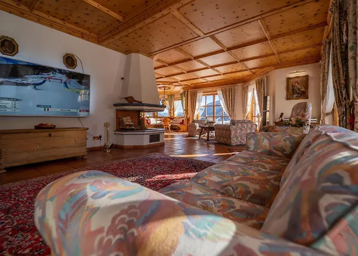 Lush And Spacious With Indoor Pool And Wellness - Seven Bedroom *