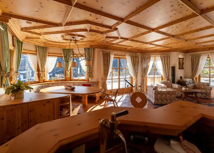 Villa Lush And Spacious With Indoor Pool And Wellness - Seven Bedroom