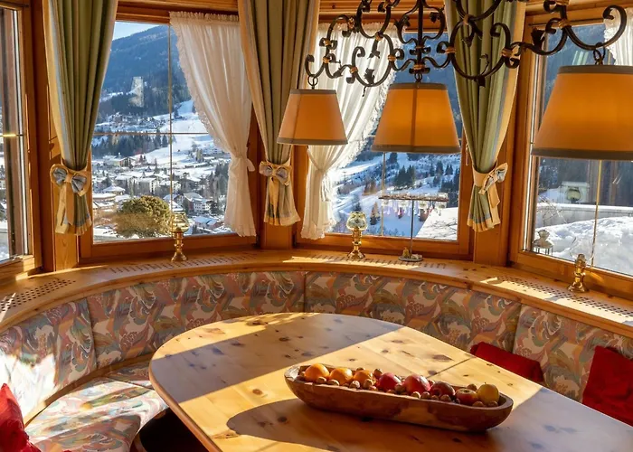 Villa Lush And Spacious With Indoor Pool And Wellness - Seven Bedroom *