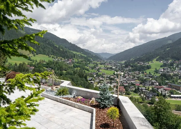Lush And Spacious With Indoor Pool And Wellness - Seven Bedroom Bad Kleinkirchheim